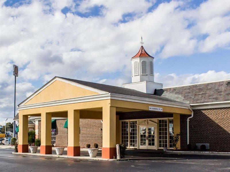 Red Roof Inn Дън Екстериор снимка