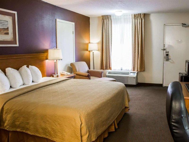 Red Roof Inn Дън Екстериор снимка