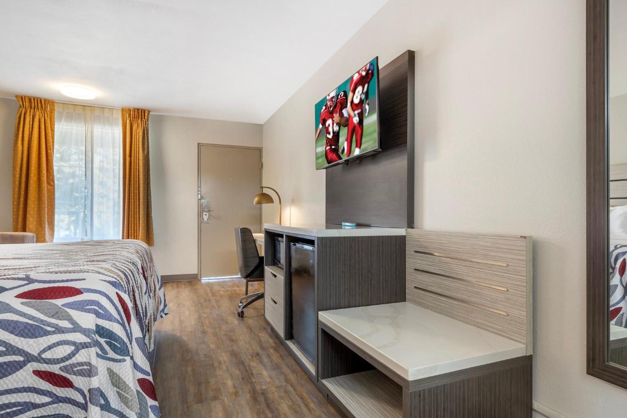 Red Roof Inn Дън Екстериор снимка