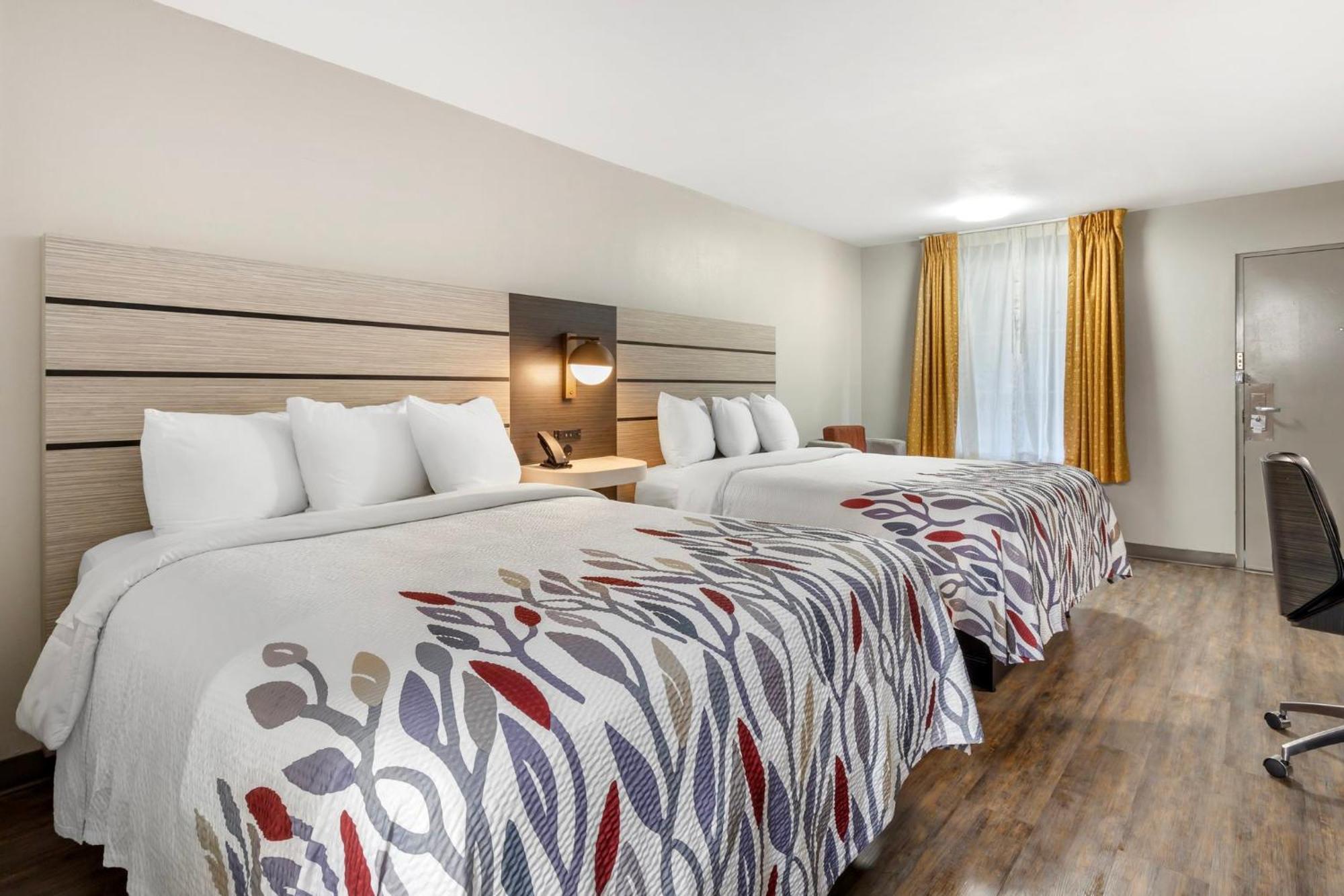 Red Roof Inn Дън Екстериор снимка