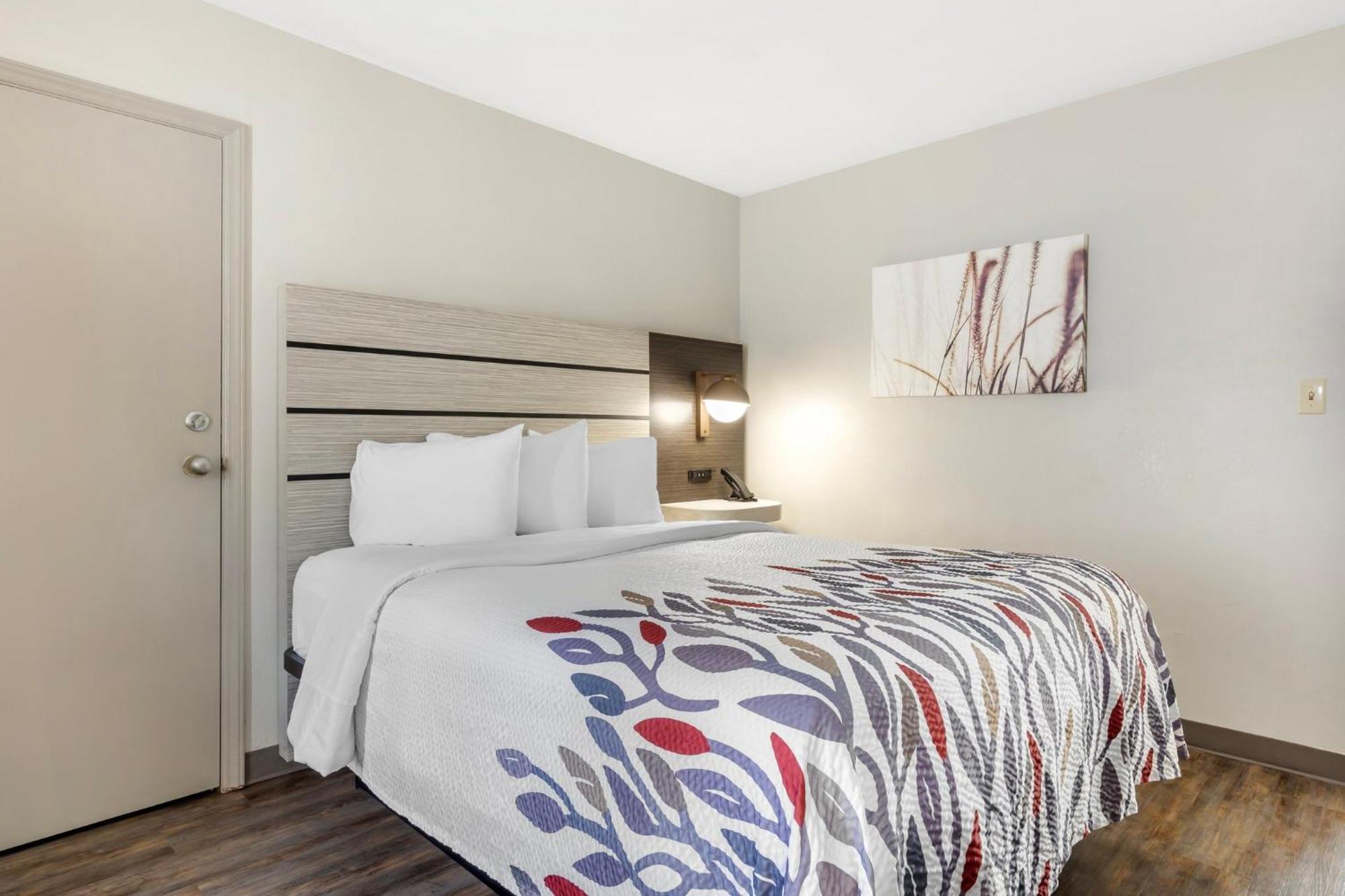 Red Roof Inn Дън Екстериор снимка