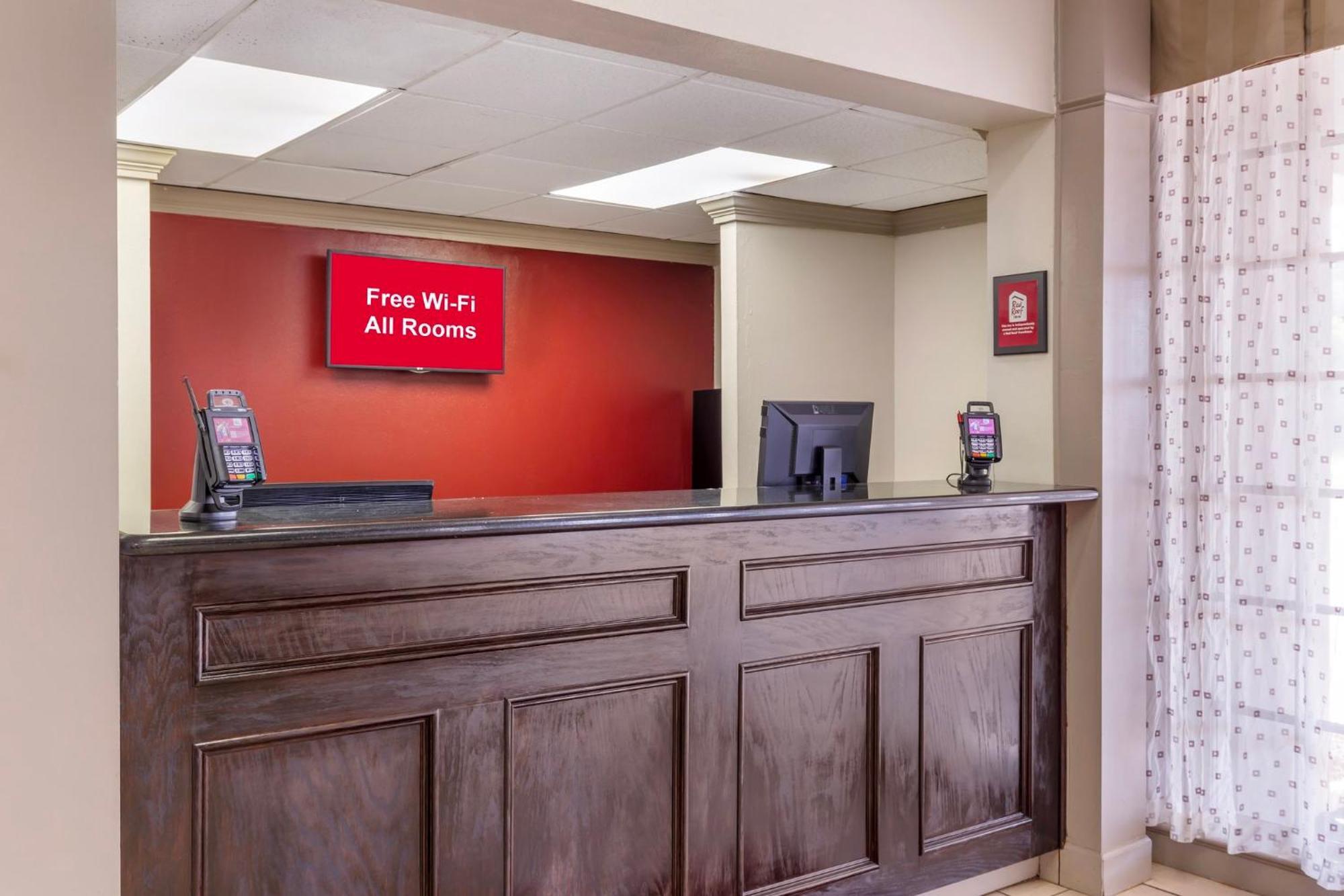 Red Roof Inn Дън Екстериор снимка