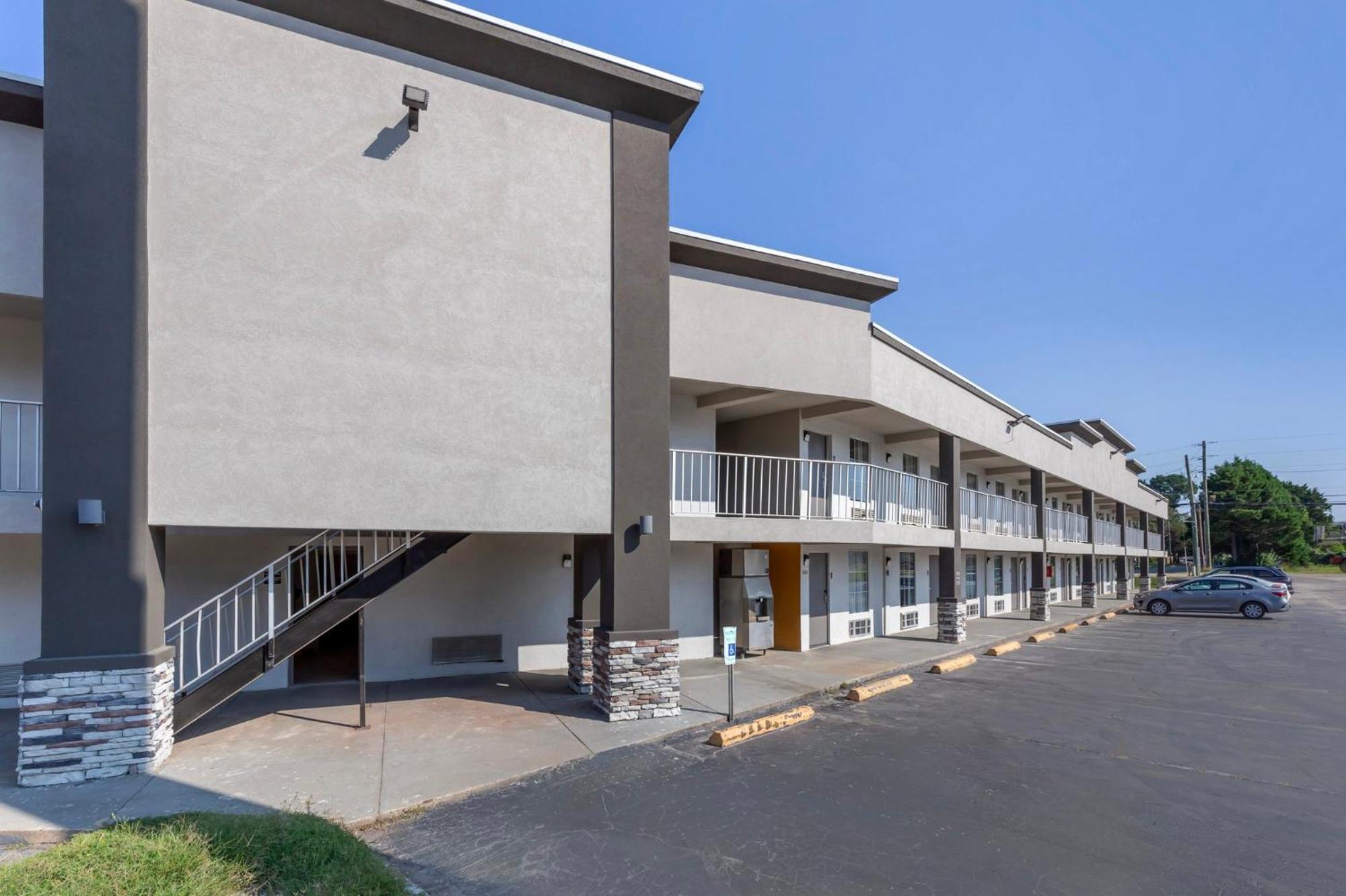 Red Roof Inn Дън Екстериор снимка